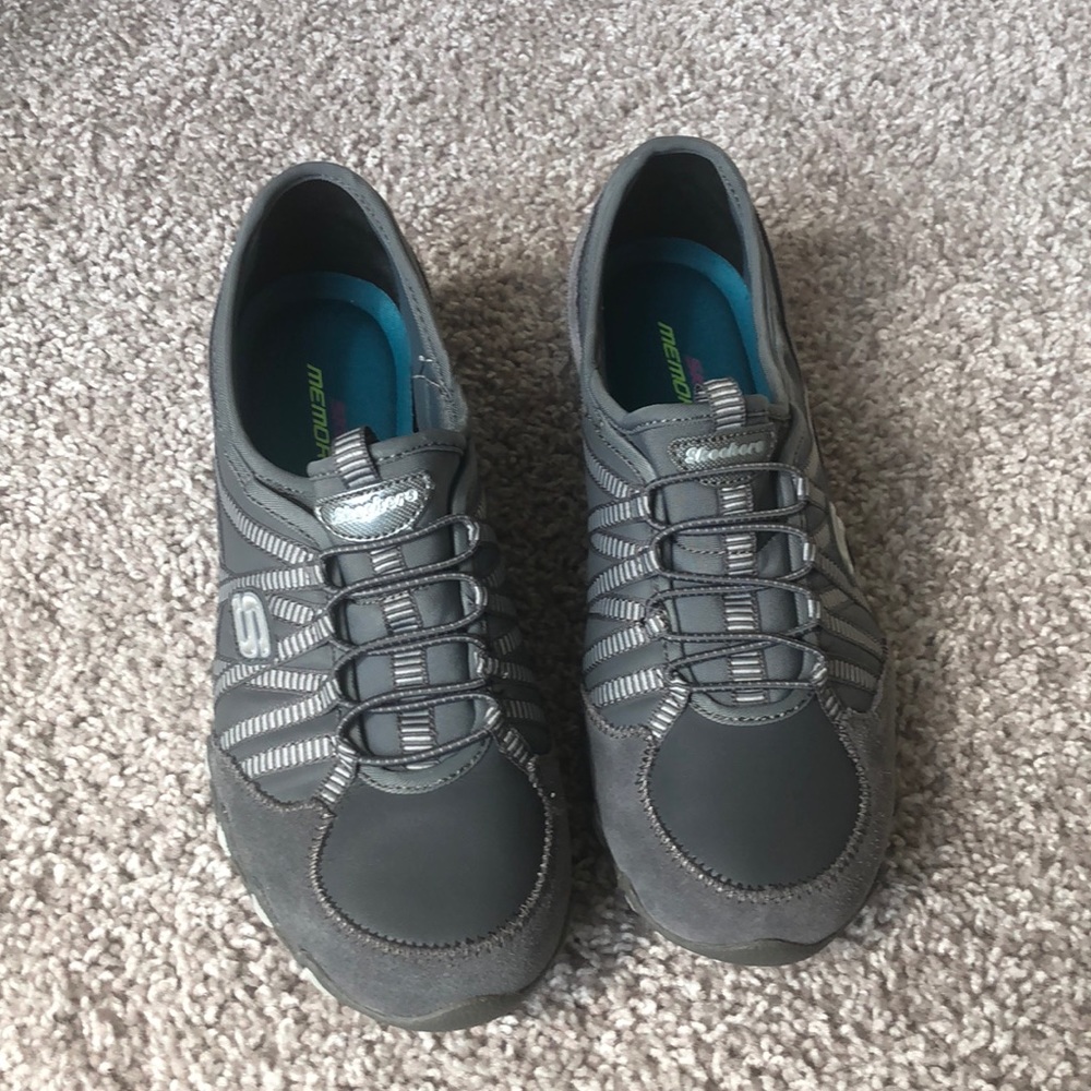 Sketchers memory foam sneakers